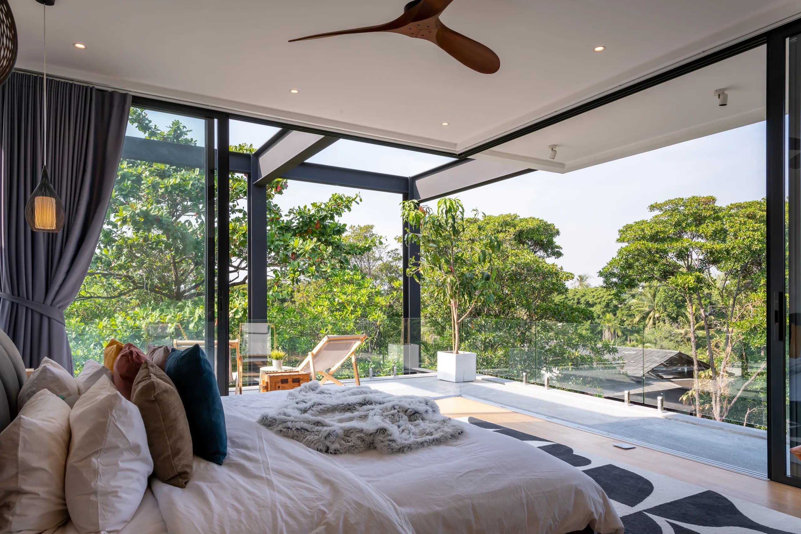 Steel House, gallery view 9